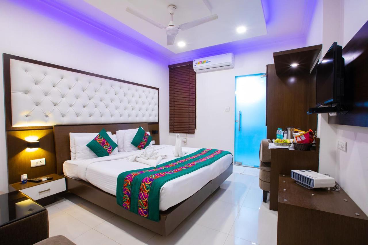 Hotel Surya International Delhi Kültér fotó