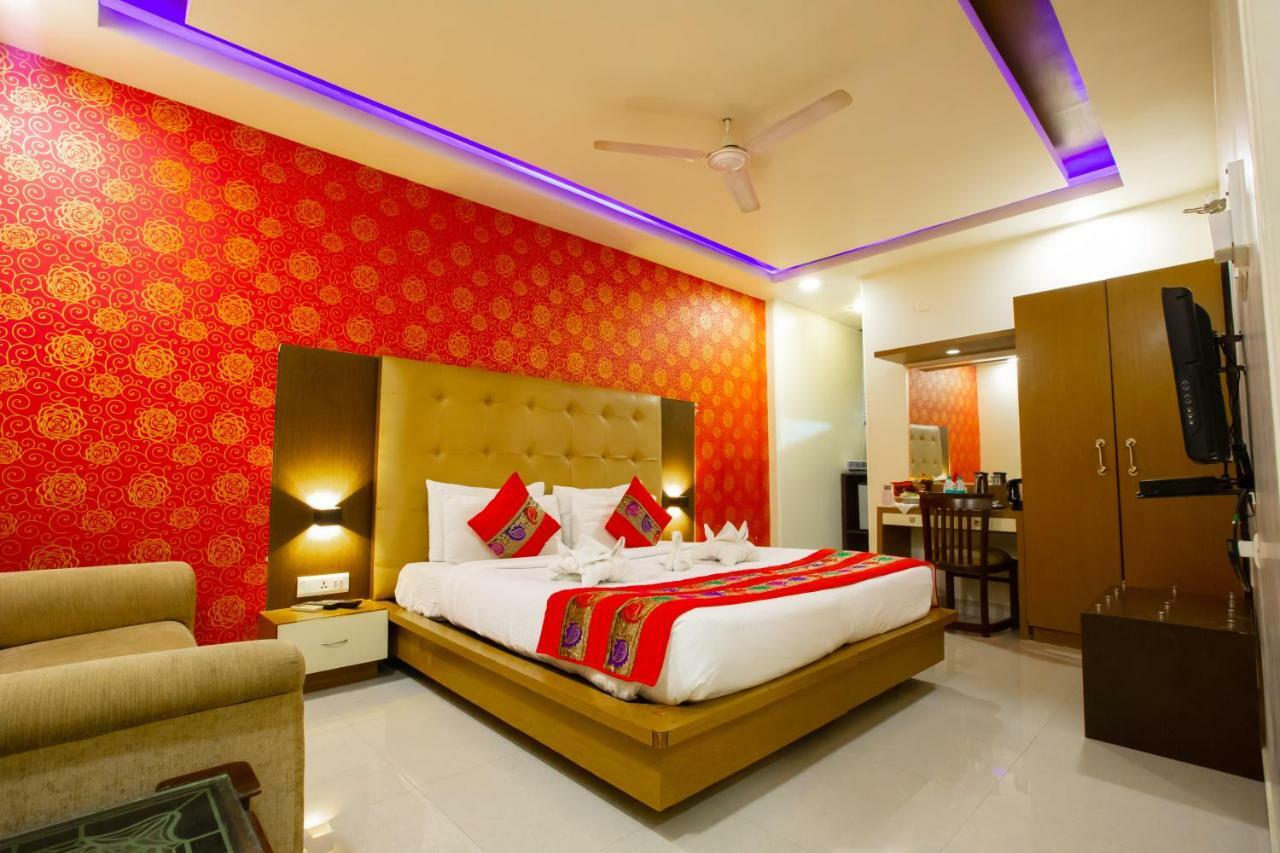 Hotel Surya International Delhi Kültér fotó