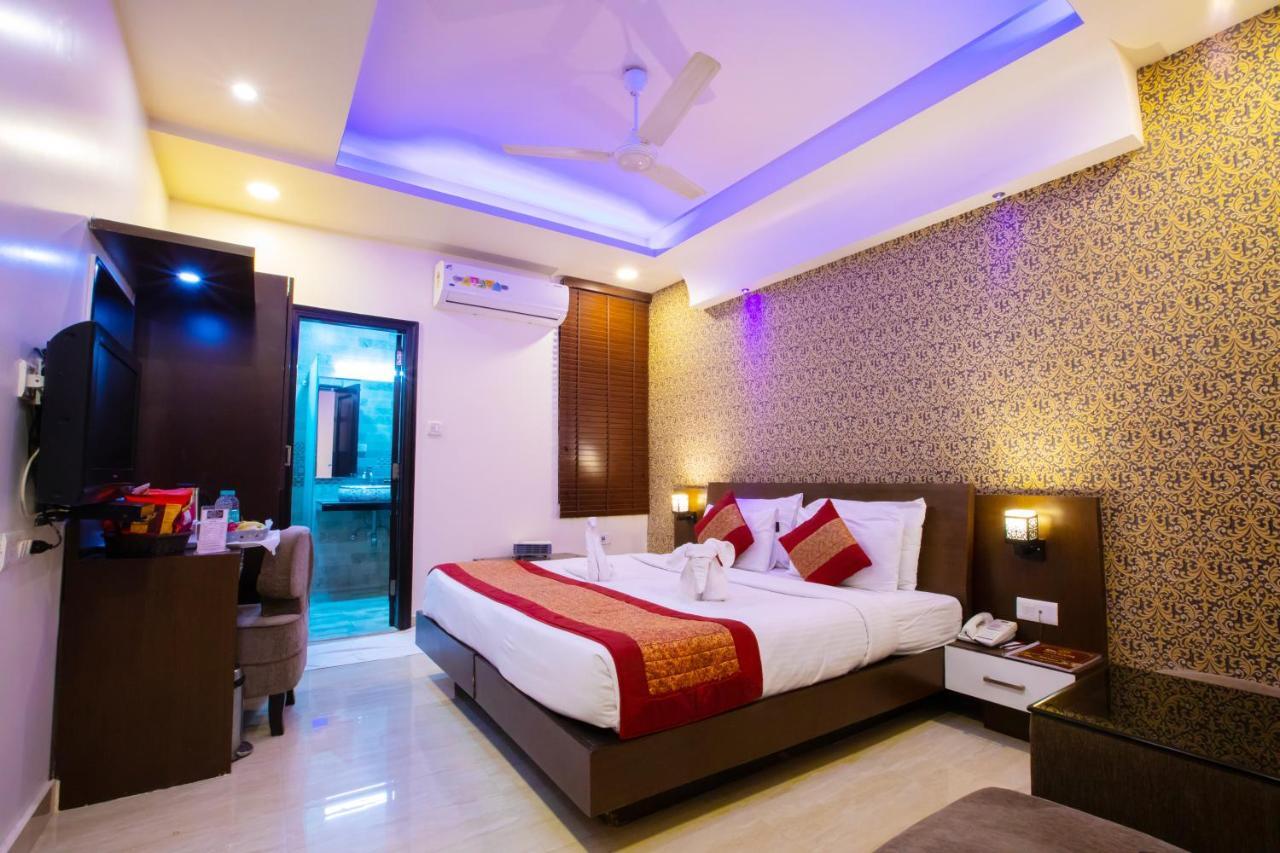 Hotel Surya International Delhi Kültér fotó